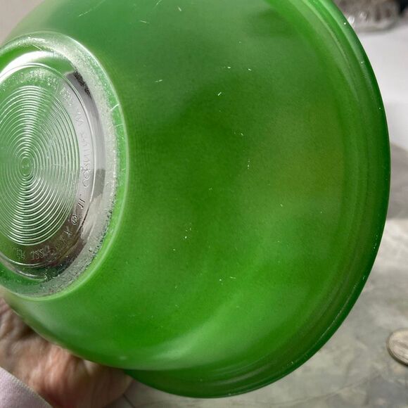VTG Pyrex 322 1L green mixing bowl clear bottom. - Picture 6 of 8